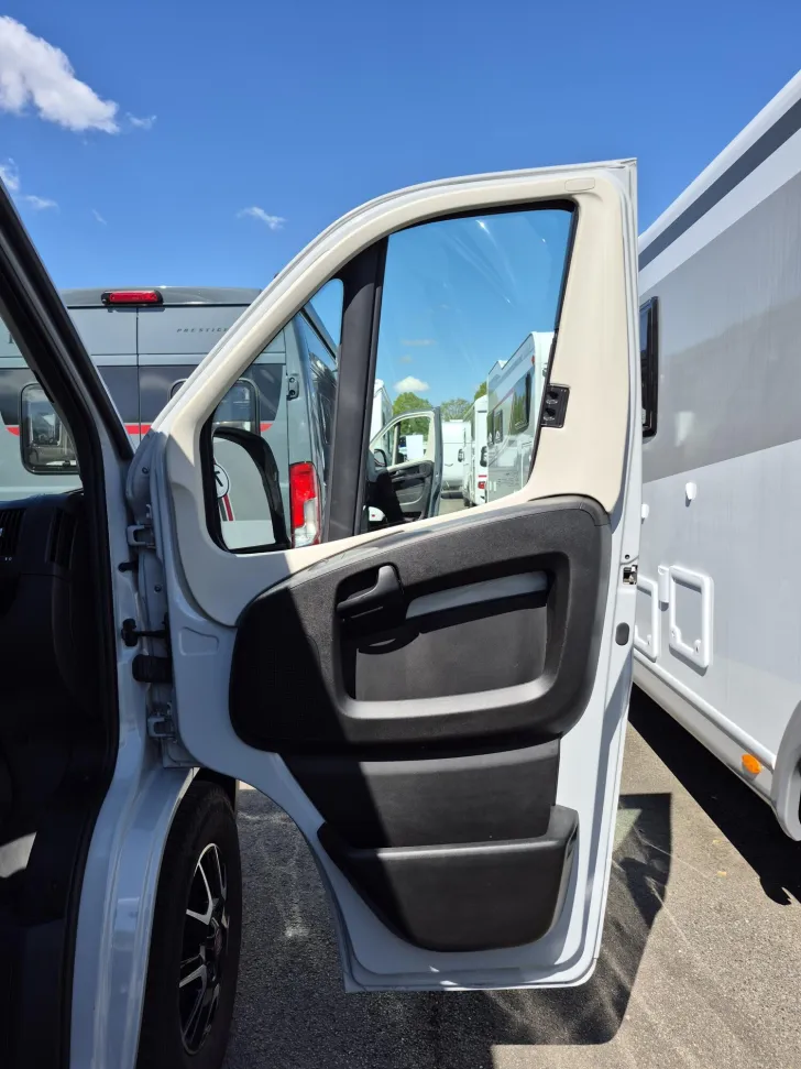Fahrzeugbild VanTourer 600 L Längsbetten Clesana/Tempomat/AHK #14