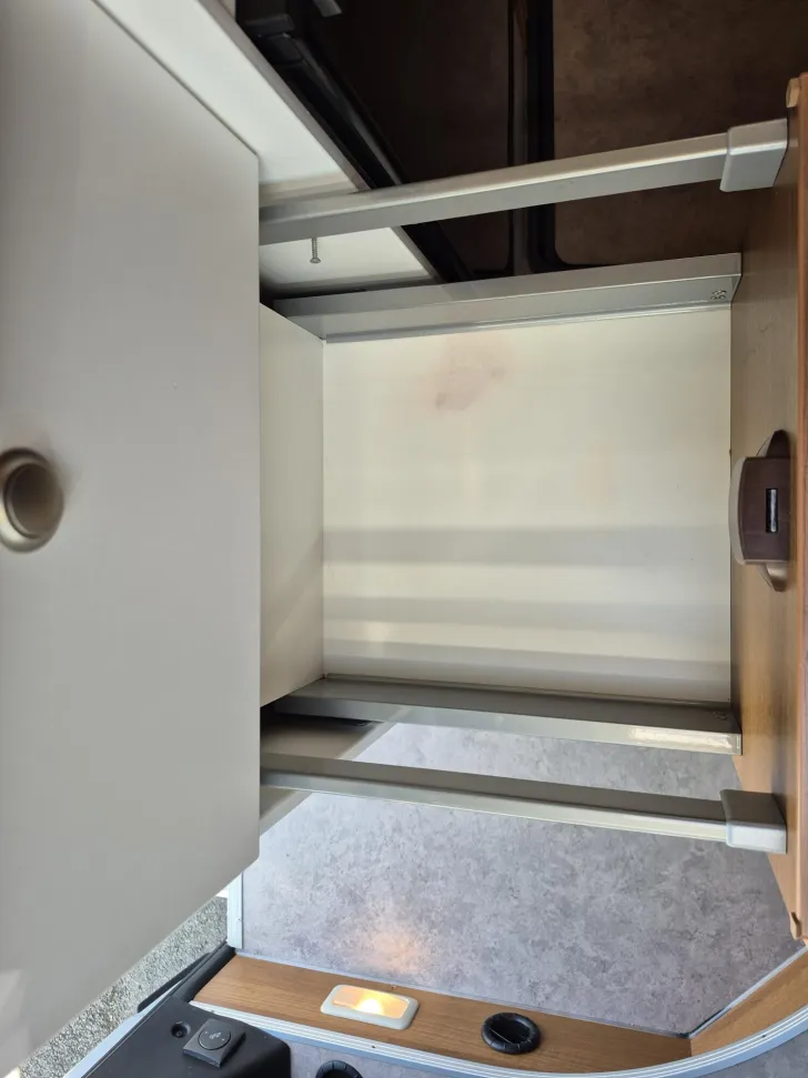 Fahrzeugbild VanTourer 600 L Längsbetten Clesana/Tempomat/AHK #27