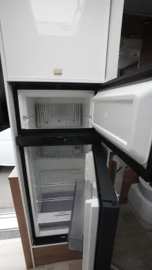 Fahrzeugbild Pilote P 696 D Essentiel Backofen/Sat+TV/Solar #18