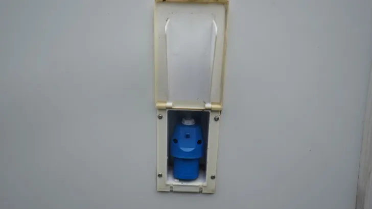 Fahrzeugbild Pilote P 696 D Essentiel Backofen/Sat+TV/Solar #35