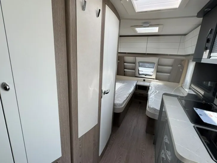 Fahrzeugbild Hobby OnTour 460 DL / Einzelbetten #11