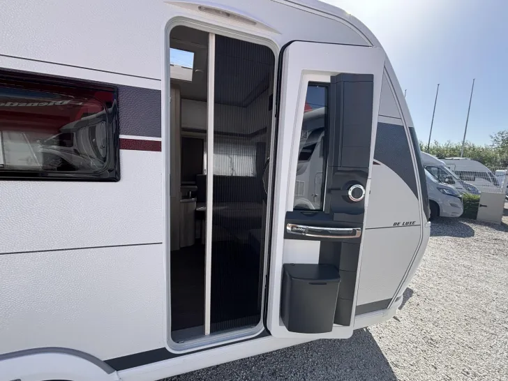 Fahrzeugbild Hobby De Luxe 460 LU #9