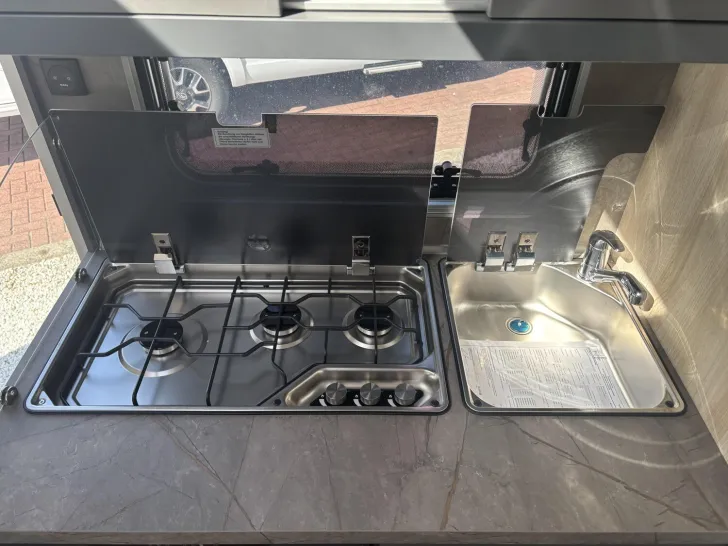Fahrzeugbild Hobby De Luxe 460 LU #15