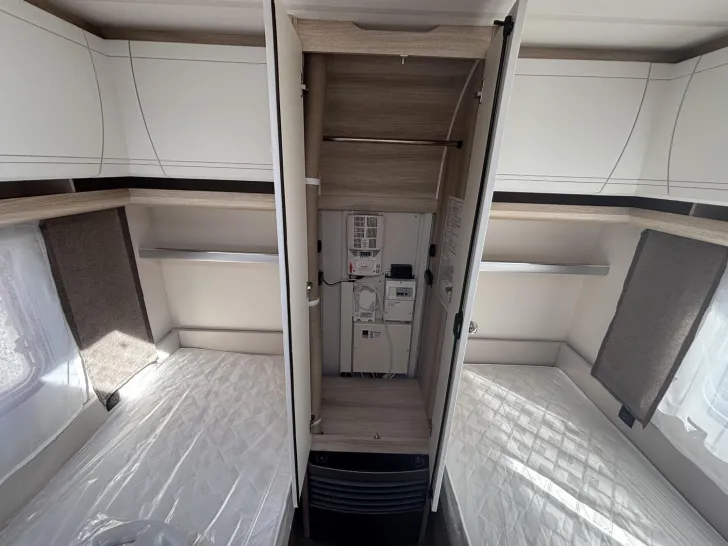 Fahrzeugbild Hobby De Luxe 460 LU #22