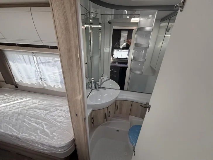 Fahrzeugbild Hobby De Luxe 460 LU #24