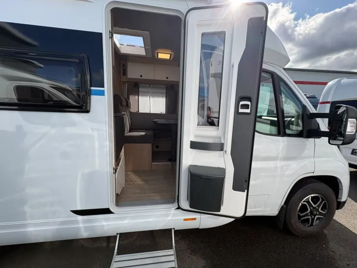 Fahrzeugbild Hobby OnTour C 680 GE /Markise/Tempomat/RFK #8