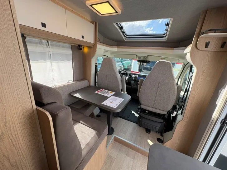 Fahrzeugbild Hobby OnTour C 680 GE /Markise/Tempomat/RFK #14