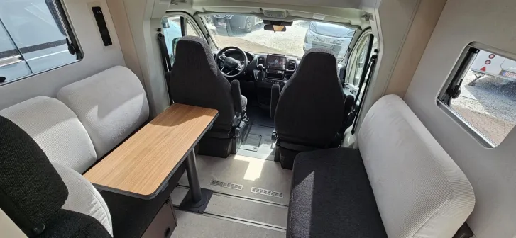 Fahrzeugbild Bürstner Signature SFT 7.4 / Sie sparen 4.879,- #25