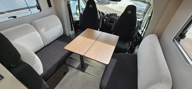 Fahrzeugbild Bürstner Signature SFT 7.4 / Sie sparen 4.879,- #27