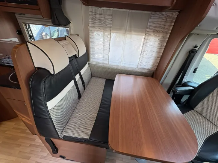 Fahrzeugbild LMC Breezer 737HG Black Edition /SAT-TV/Markise #15