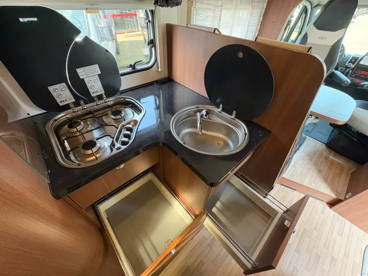 Fahrzeugbild LMC Breezer 737HG Black Edition /SAT-TV/Markise #21
