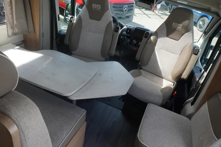 Fahrzeugbild LMC Breezer V 643 G 65 Jahre Edition #13