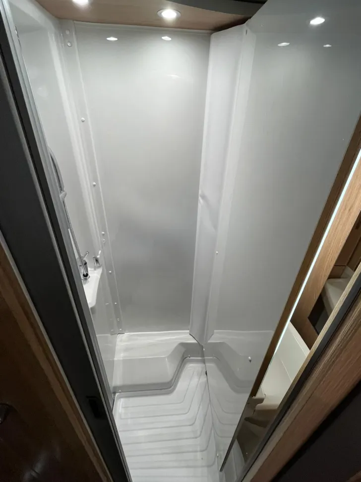 Fahrzeugbild Knaus Sky TI 650 MEG #9