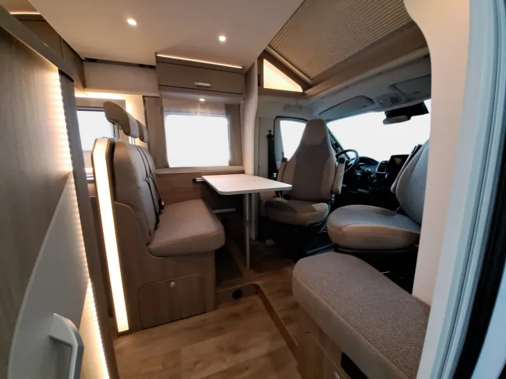 Fahrzeugbild Carado T 338 Pro+, Hubbett, Solar, TV, LTE, Combi 6 E #8