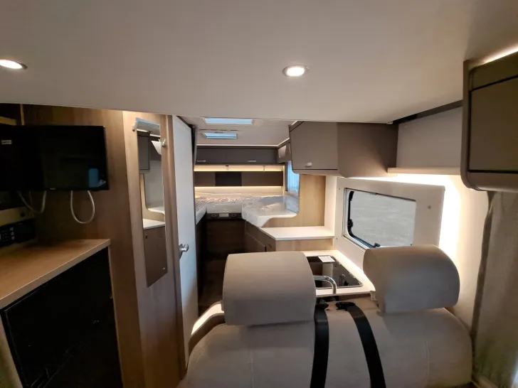 Fahrzeugbild Carado T 338 Pro+, Hubbett, Solar, TV, LTE, Combi 6 E #11