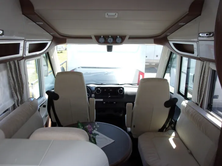 Fahrzeugbild Carthago chic e-line I 51 QB DA Mercedes #4