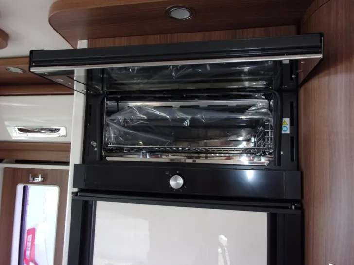 Fahrzeugbild Carthago chic e-line I 51 QB DA Mercedes #11