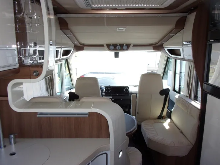 Fahrzeugbild Carthago chic e-line I 51 QB DA Mercedes #16