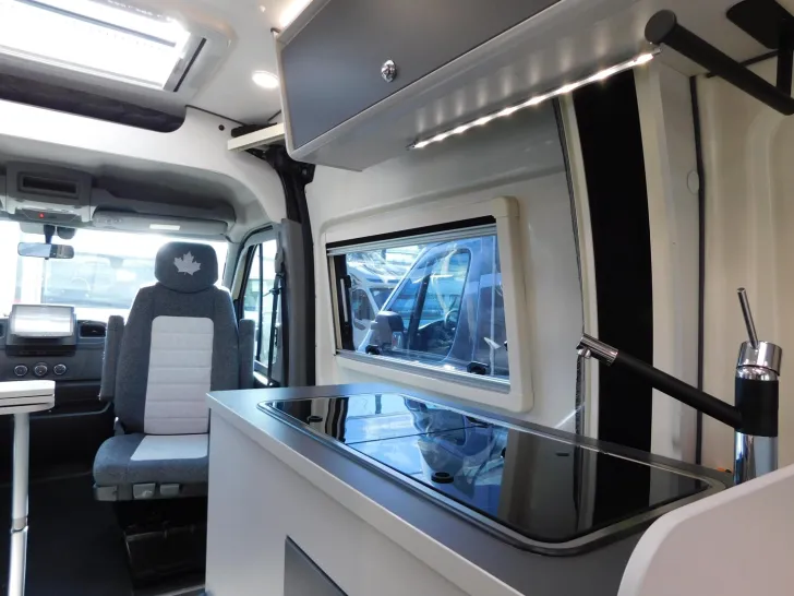 Fahrzeugbild Ahorn Camp Van 550 Lithiumbatterie+Automatik+Dieselheizung #11