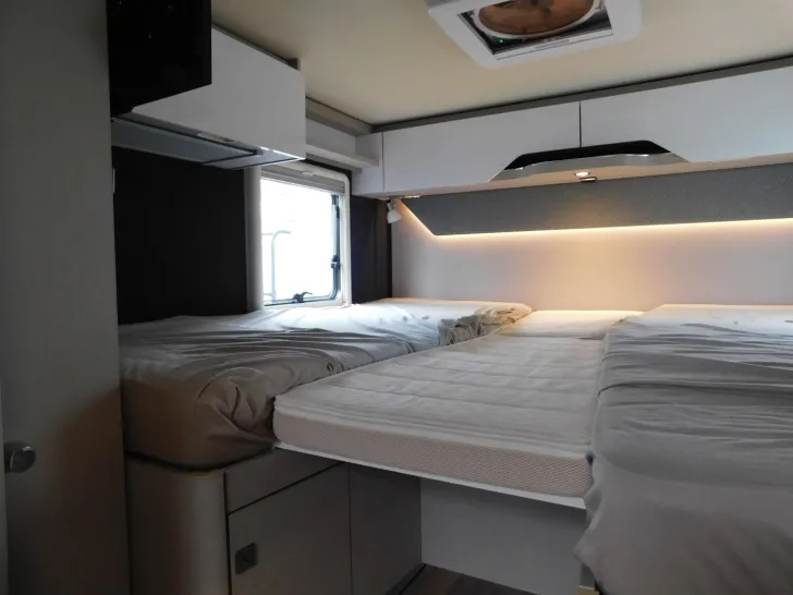 Fahrzeugbild Hymer Tramp S 585 Hydraulikstützen, Luftfeder, 2x TV #13