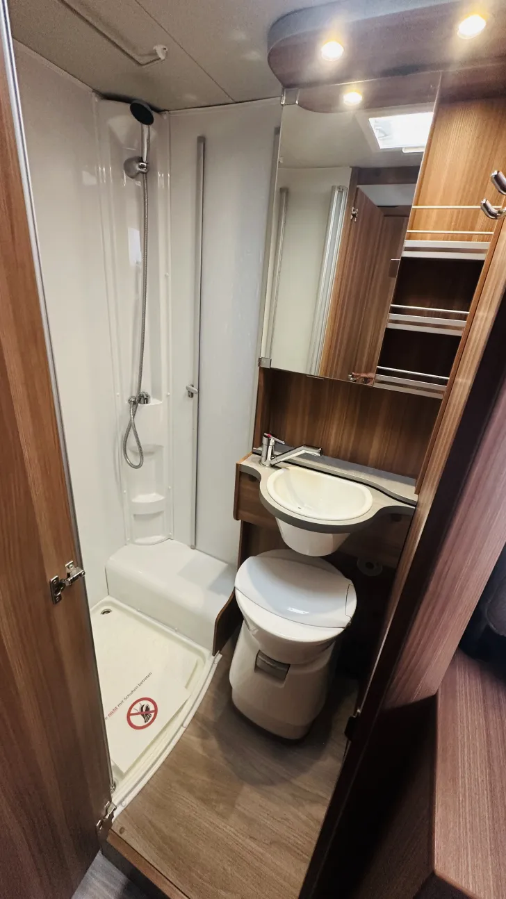 Fahrzeugbild Weinsberg CaraHome 700 DG #22