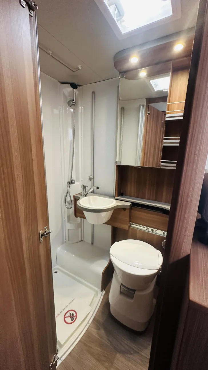 Fahrzeugbild Weinsberg CaraHome 700 DG #24