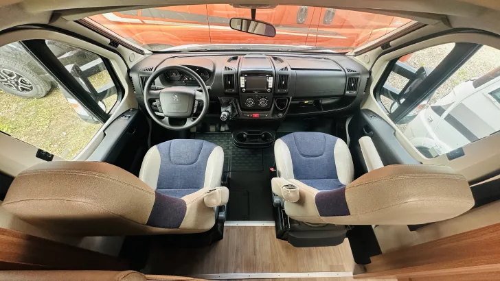 Fahrzeugbild Weinsberg CaraHome 700 DG #12