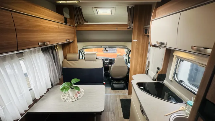 Fahrzeugbild Weinsberg CaraHome 700 DG #9