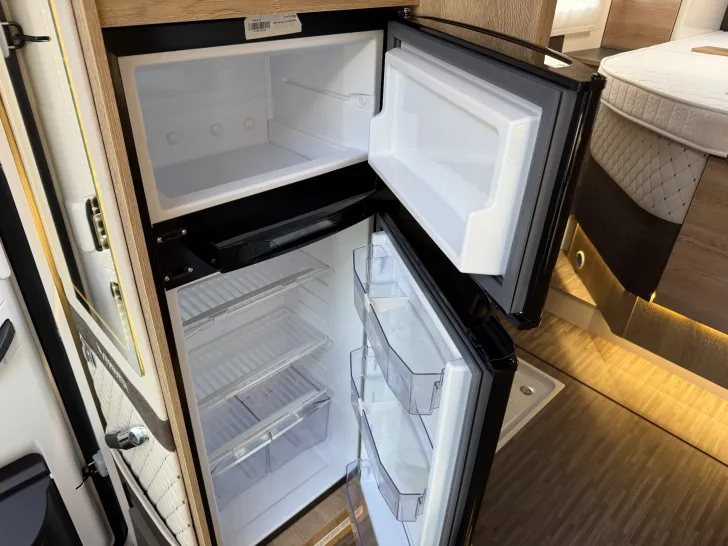 Fahrzeugbild Mobilvetta KEA P 90 NB, 2x Solar, Lithium, Markise #15