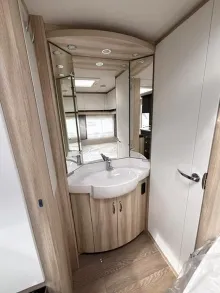 Fahrzeugbild Hobby De Luxe 540 KMFe #10