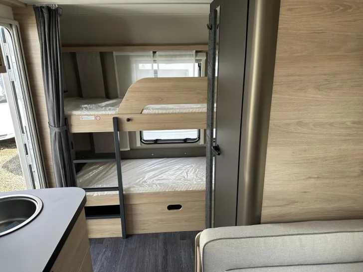 Fahrzeugbild Weinsberg CaraOne EDITION HOT 480 QDK Edition ( HOT ) 2027 #6