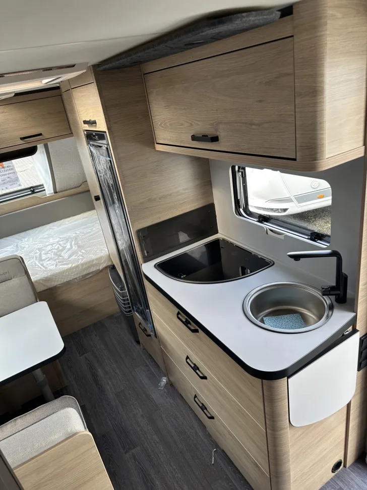 Fahrzeugbild Weinsberg CaraOne EDITION HOT 480 QDK Edition ( HOT ) 2027 #10