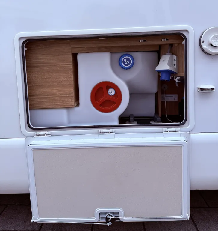 Fahrzeugbild Weinsberg CaraCompact EDITION PEPPER 600 MF AHK, Dachklima, Solaranlage #18