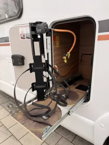 Fahrzeugbild Weinsberg CaraCompact EDITION PEPPER 600 MF AHK, Dachklima, Solaranlage #17