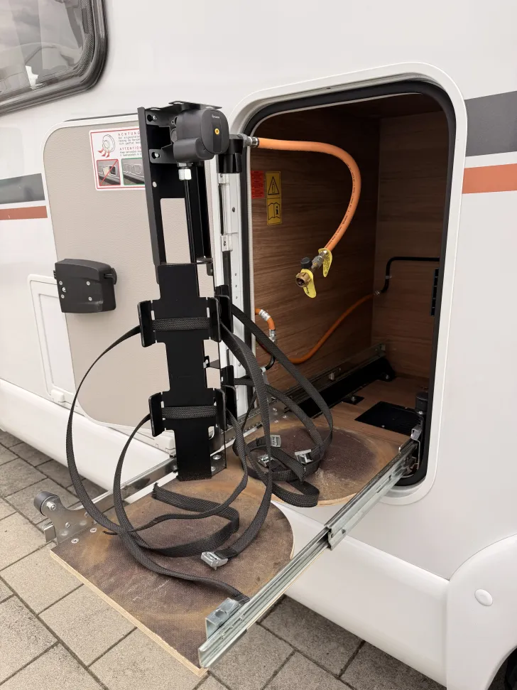 Fahrzeugbild Weinsberg CaraCompact EDITION PEPPER 600 MF AHK, Dachklima, Solaranlage #17