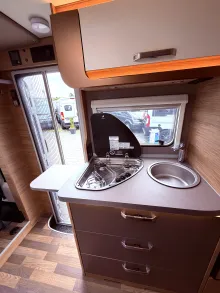 Fahrzeugbild Weinsberg CaraCompact EDITION PEPPER 600 MF AHK, Dachklima, Solaranlage #10