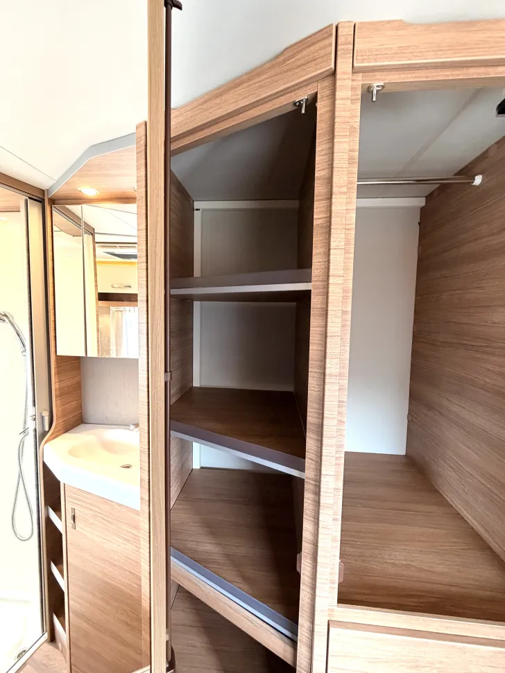 Fahrzeugbild Weinsberg CaraCompact EDITION PEPPER 600 MF AHK, Dachklima, Solaranlage #13