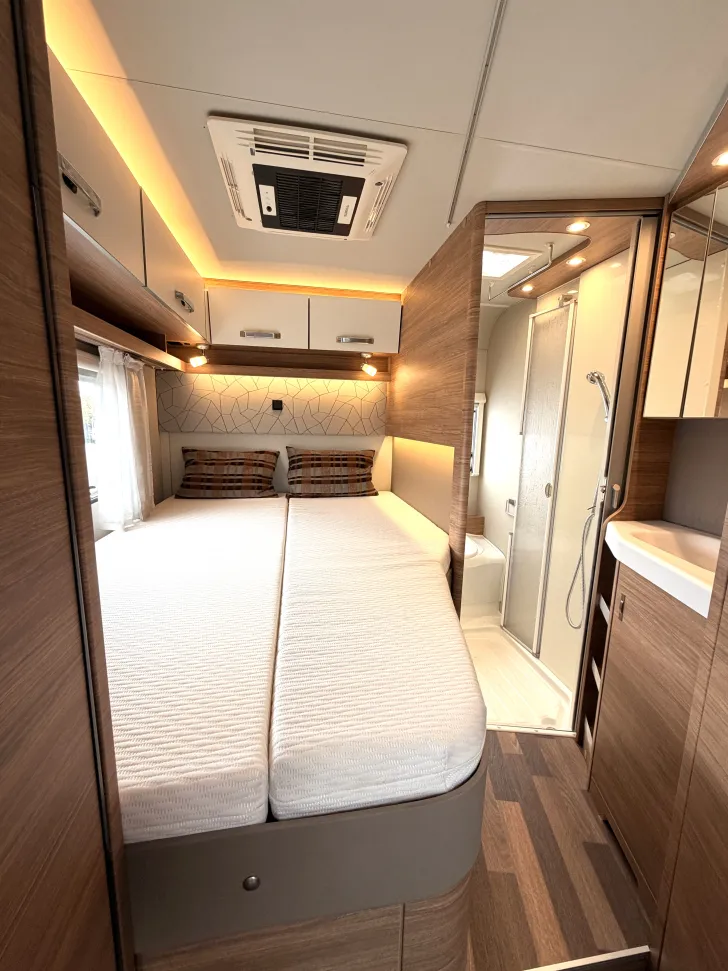 Fahrzeugbild Weinsberg CaraCompact EDITION PEPPER 600 MF AHK, Dachklima, Solaranlage #12