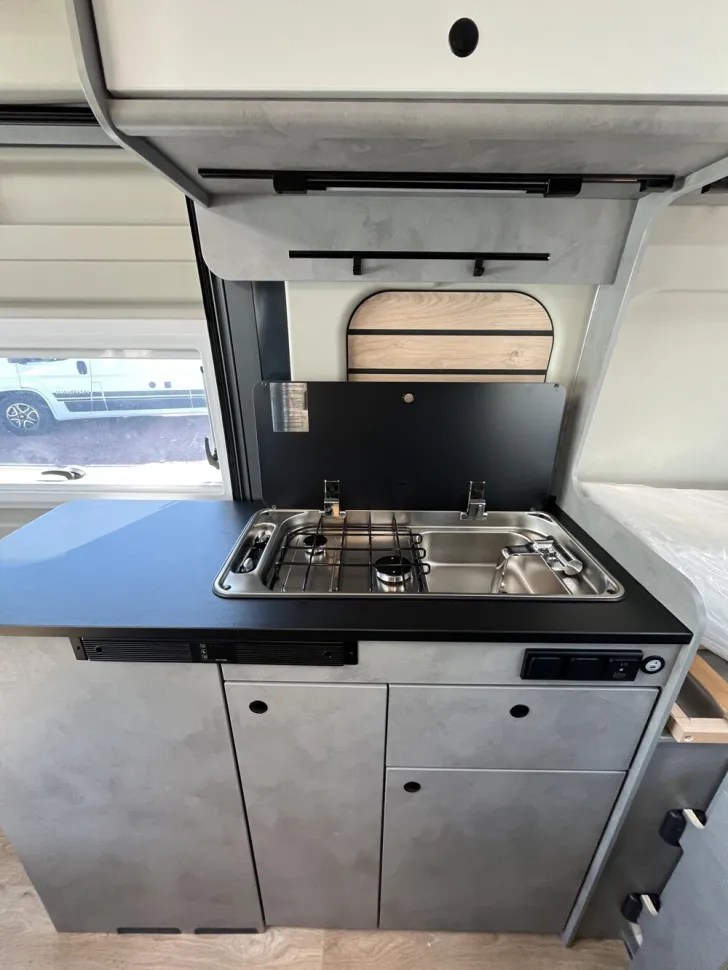 Fahrzeugbild Crosscamp ELMNT 6.4 ES Peugeot #8