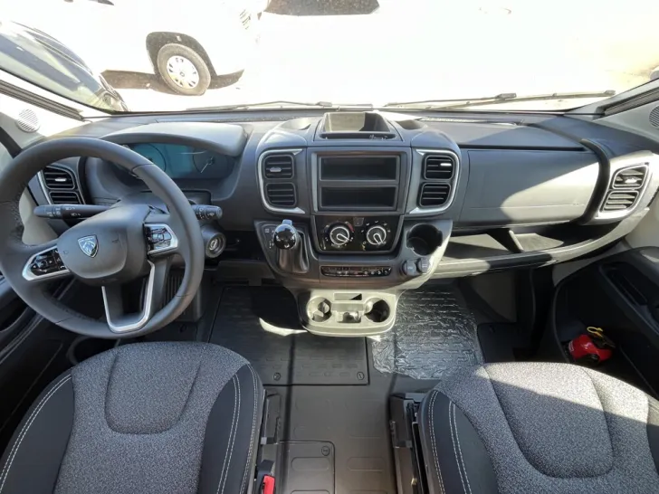 Fahrzeugbild Crosscamp ELMNT 6.4 ES Peugeot #13