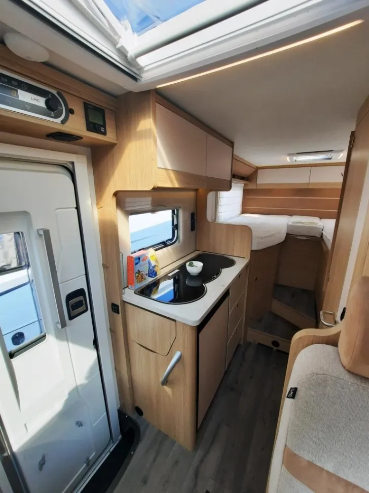 Fahrzeugbild LMC Cruiser V 646 G Verfüg./AHK/SAT/NAVI #9