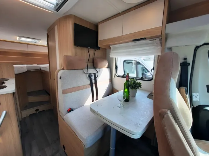 Fahrzeugbild LMC Cruiser V 646 G Verfüg./AHK/SAT/NAVI #8