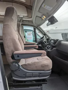 Fahrzeugbild Malibu T 430 LE #34