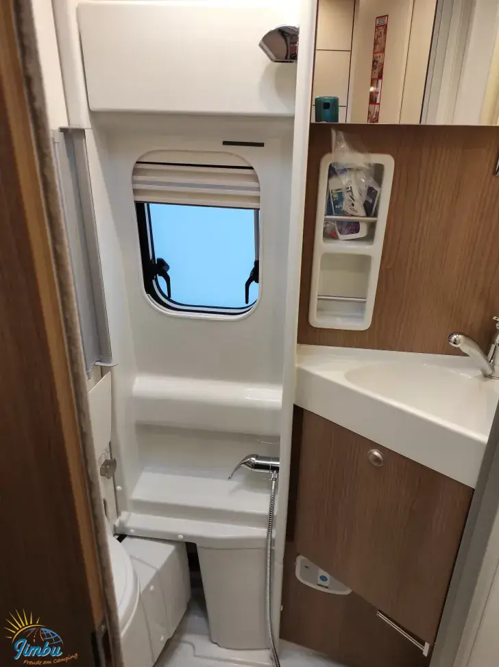 Fahrzeugbild Malibu Van First Class - Two Rooms 640 LE RB charming GT skyview #15