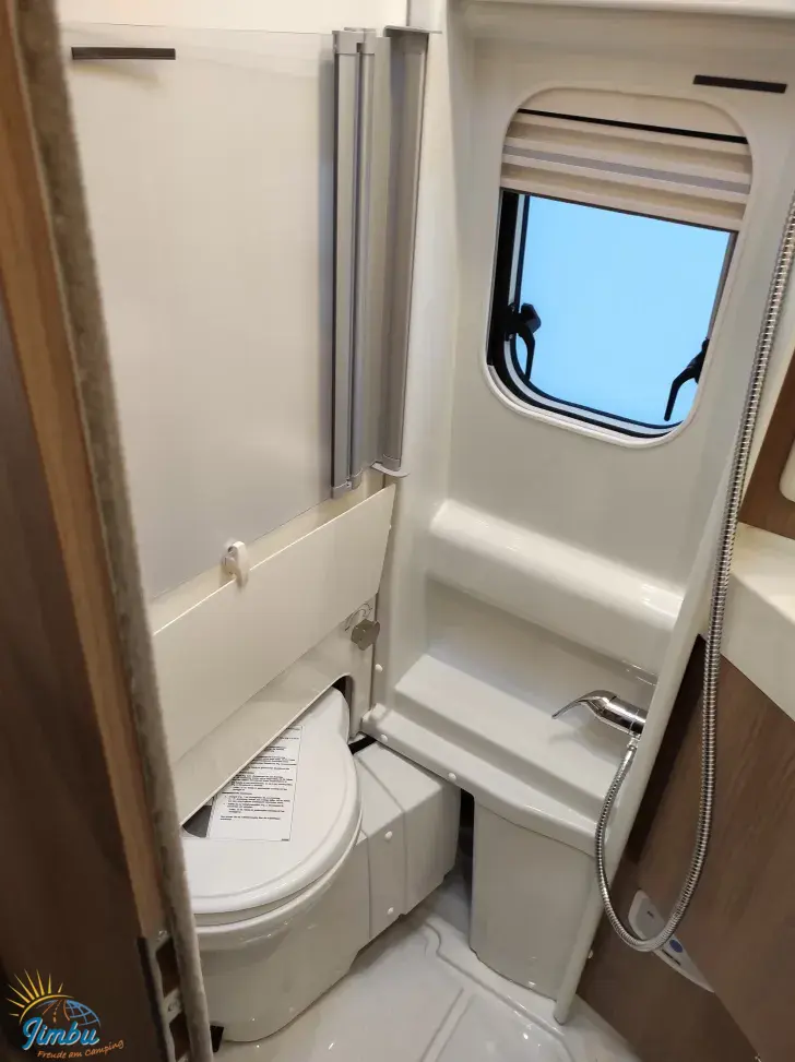 Fahrzeugbild Malibu Van First Class - Two Rooms 640 LE RB charming GT skyview #16