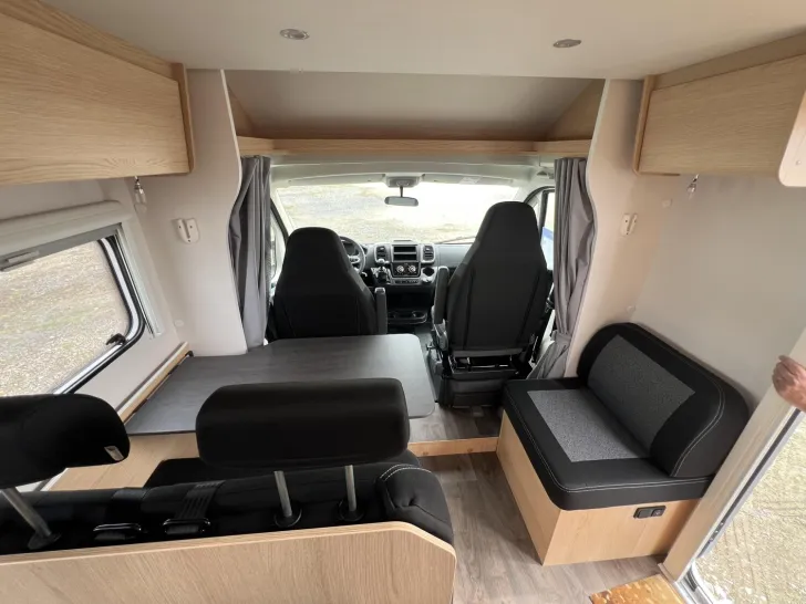 Fahrzeugbild Sunlight Sub TS 67 *Hubbett*Markise*großer Kühlschrank* #11