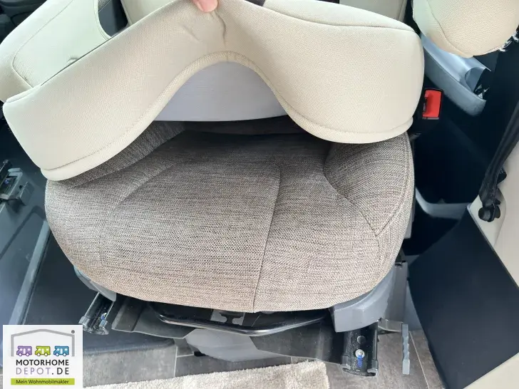 Fahrzeugbild Bürstner Lyseo Time A 660 G 6 Sitzpl., Aufbauklima, SAT/TV #71