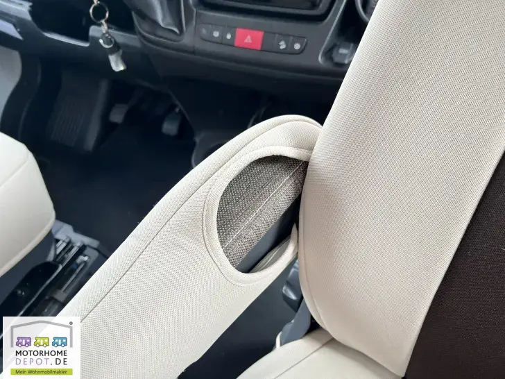 Fahrzeugbild Bürstner Lyseo Time A 660 G 6 Sitzpl., Aufbauklima, SAT/TV #72