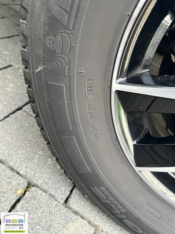 Fahrzeugbild Bürstner Lyseo Time A 660 G 6 Sitzpl., Aufbauklima, SAT/TV #86