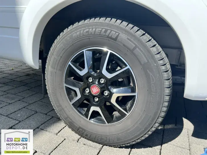 Fahrzeugbild Bürstner Lyseo Time A 660 G 6 Sitzpl., Aufbauklima, SAT/TV #88